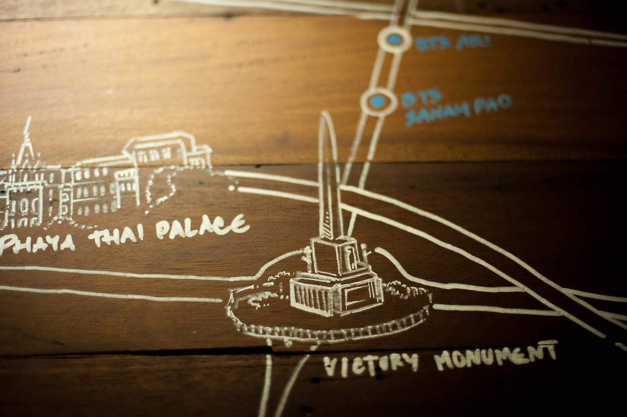 The Motley House Hostel Банкок Екстериор снимка